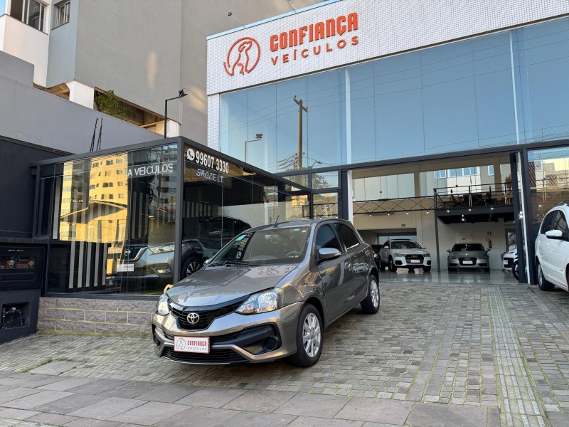 ETIOS 1.5 X PLUS 16V FLEX 4P AUTOMÁTICO