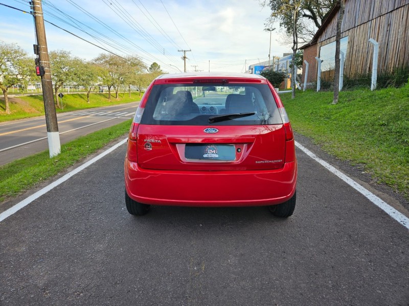 FIESTA 1.0 MPI SUPERCHARGER 8V GASOLINA 4P MANUAL - 2004 - VENâNCIO AIRES