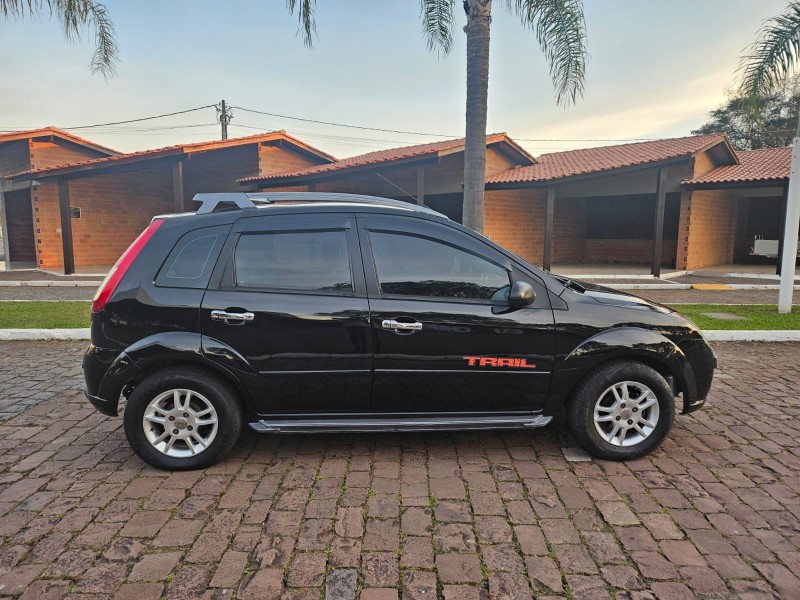 FIESTA 1.6 MPI TRAIL HATCH 8V FLEX 4P MANUAL - 2009 - VENâNCIO AIRES