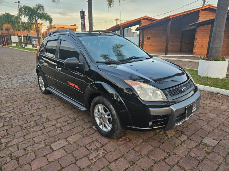 FIESTA 1.6 MPI TRAIL HATCH 8V FLEX 4P MANUAL - 2009 - VENâNCIO AIRES