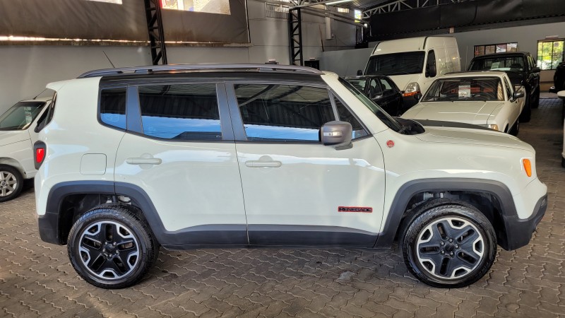 RENEGADE 2.0 16V TURBO DIESEL TRAILHAWK 4P 4X4 AUTOMÁTICO - 2016 - GARIBALDI