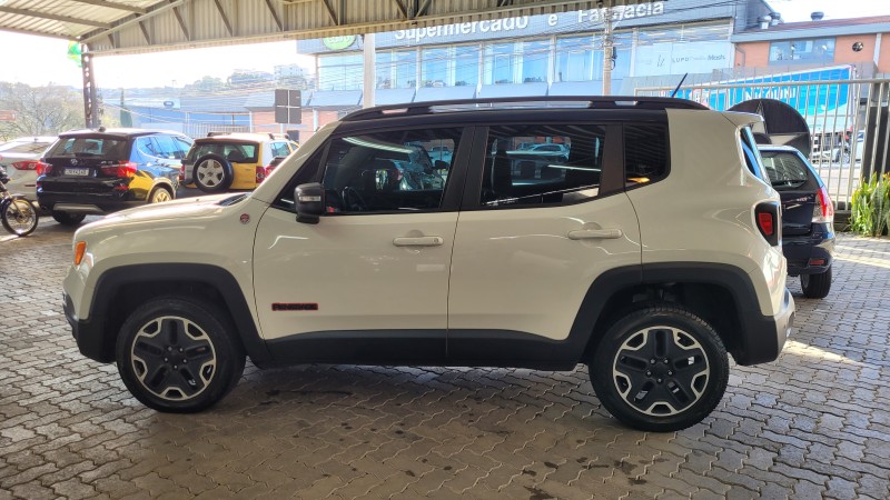 RENEGADE 2.0 16V TURBO DIESEL TRAILHAWK 4P 4X4 AUTOMÁTICO - 2016 - GARIBALDI