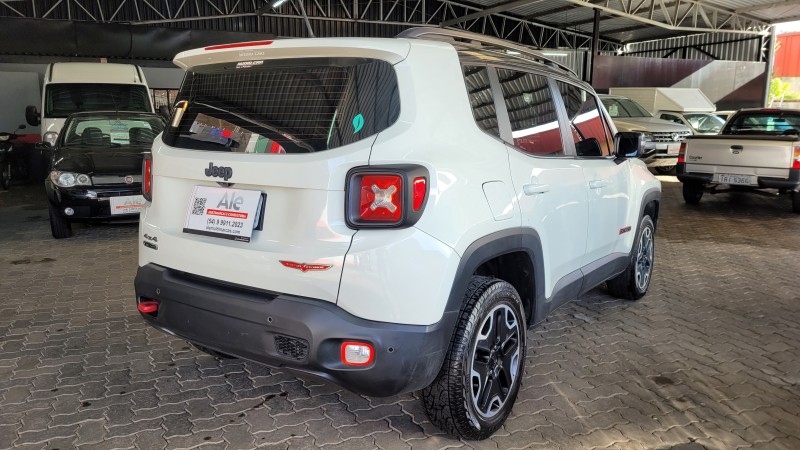 RENEGADE 2.0 16V TURBO DIESEL TRAILHAWK 4P 4X4 AUTOMÁTICO - 2016 - GARIBALDI