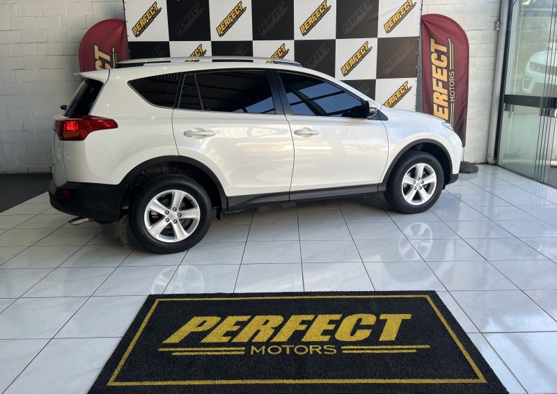 RAV4 2.0 4X2 16V GASOLINA 4P AUTOMÁTICO - 2014 - PORTãO