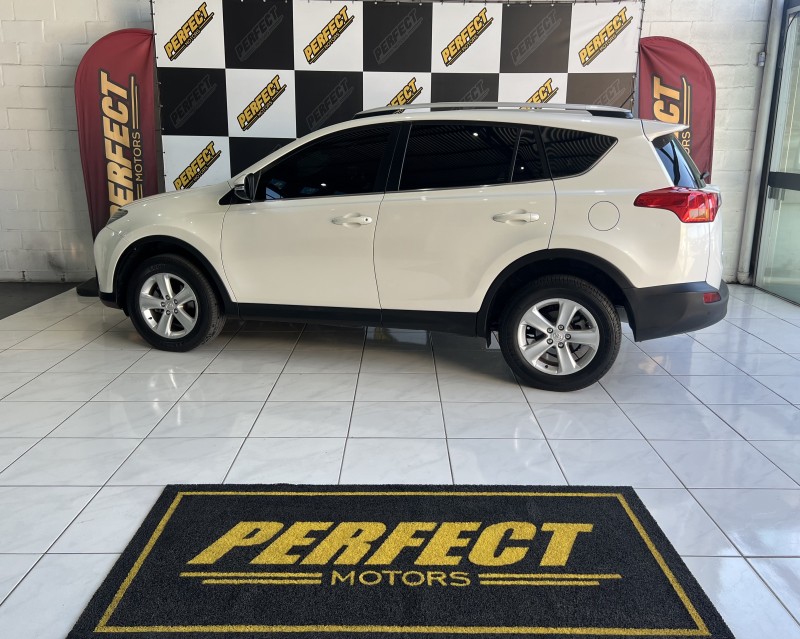 RAV4 2.0 4X2 16V GASOLINA 4P AUTOMÁTICO - 2014 - PORTãO