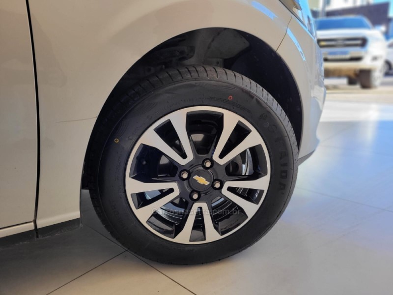 ONIX 1.4 MPFI LTZ 8V FLEX 4P MANUAL - 2015 - CANELA