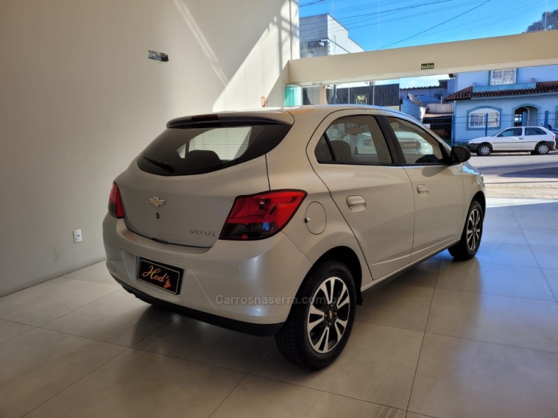 ONIX 1.4 MPFI LTZ 8V FLEX 4P MANUAL - 2015 - CANELA