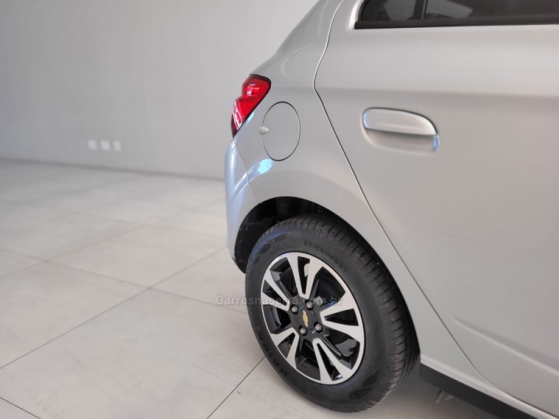 ONIX 1.4 MPFI LTZ 8V FLEX 4P MANUAL - 2015 - CANELA