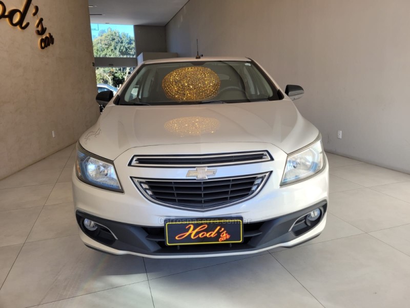 ONIX 1.4 MPFI LTZ 8V FLEX 4P MANUAL - 2015 - CANELA