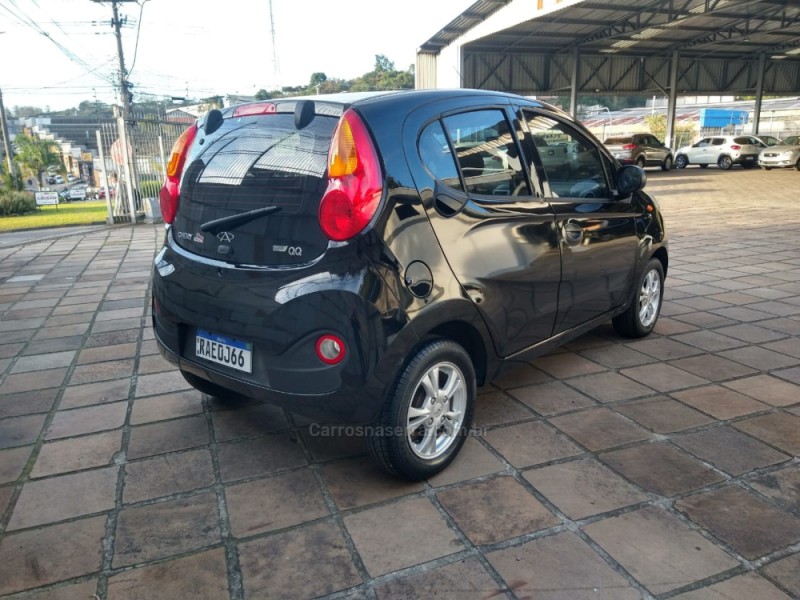 QQ 1.0 MPFI LOOK 12V GASOLINA 4P MANUAL - 2020 - CAXIAS DO SUL