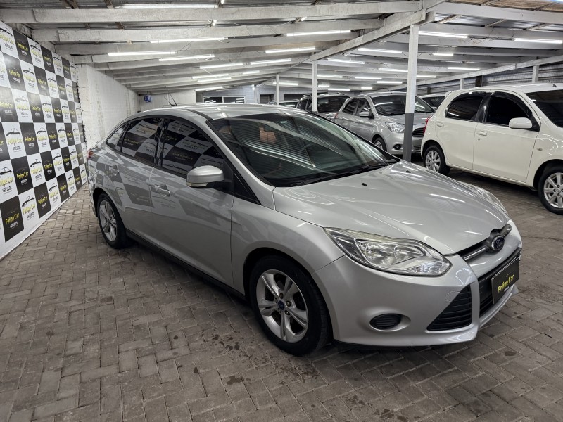 FOCUS 2.0 SE PLUS SEDAN 16V FLEX 4P AUTOMÁTICO - 2014 - CAXIAS DO SUL