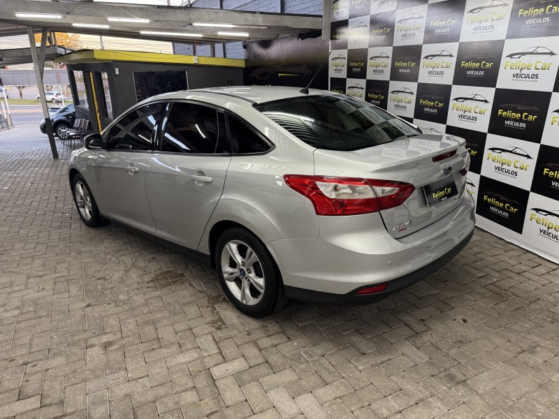 FOCUS 2.0 SE PLUS SEDAN 16V FLEX 4P AUTOMÁTICO - 2014 - CAXIAS DO SUL
