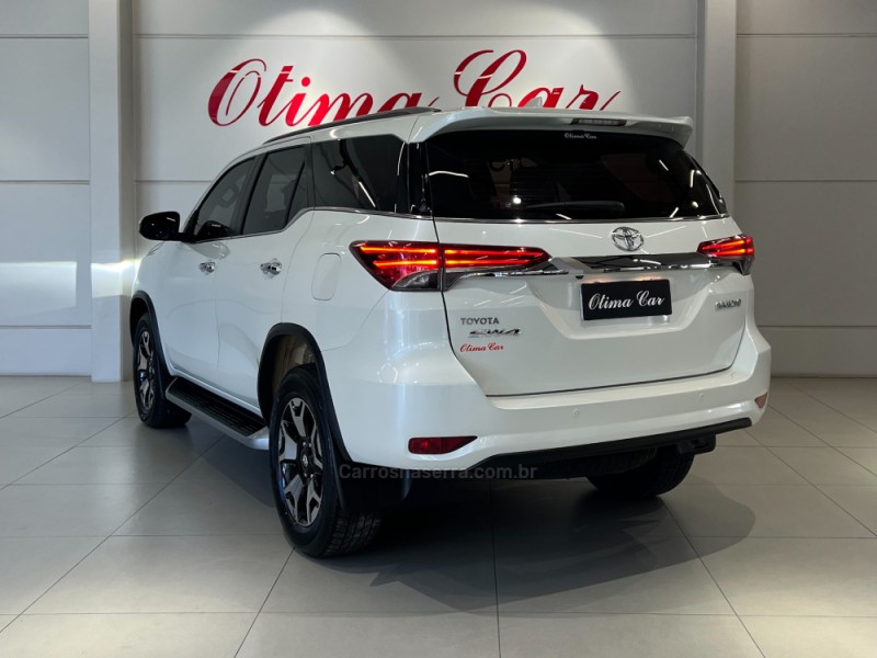 HILUX SW4 2.8 SRX 4X4 DIAMOND 16V TURBO DIESEL 4P 7 LUGARES AUTOMÁTICO - 2019 - FLORES DA CUNHA