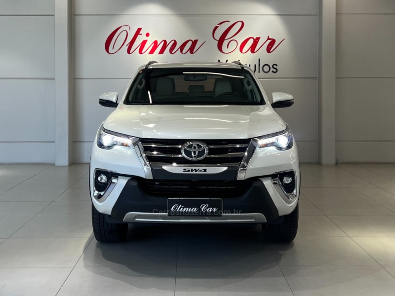 HILUX SW4 2.8 SRX 4X4 DIAMOND 16V TURBO DIESEL 4P 7 LUGARES AUTOMÁTICO - 2019 - FLORES DA CUNHA