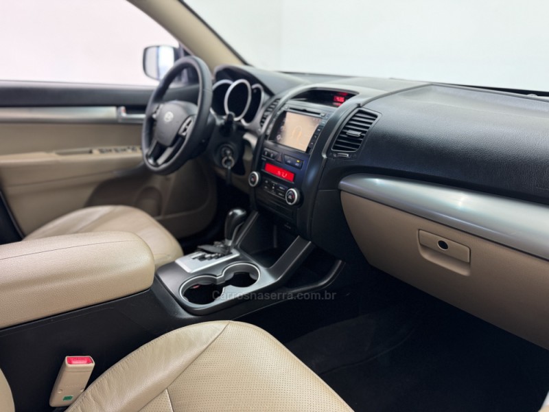 SORENTO 2.4 EX2 4X2 16V GASOLINA 4P AUTOMÁTICO - 2012 - CARLOS BARBOSA