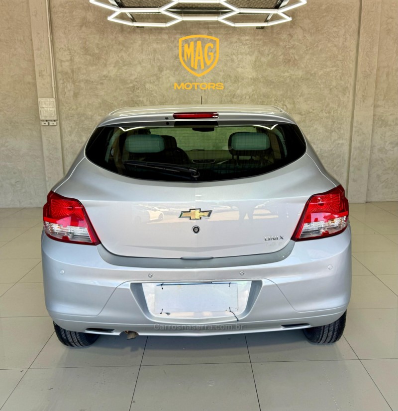 ONIX 1.0 LT 12V FLEX 4P MANUAL - 2015 - CAXIAS DO SUL