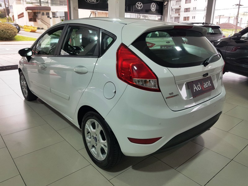 FIESTA 1.6 SE HATCH 16V FLEX 4P AUTOMÁTICO - 2014 - CAXIAS DO SUL