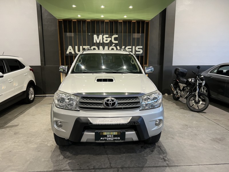HILUX SW4 3.0 SRV 4X4 7 LUGARES 16V TURBO INTERCOOLER DIESEL 4P AUTOMÁTICO - 2009 - CAXIAS DO SUL