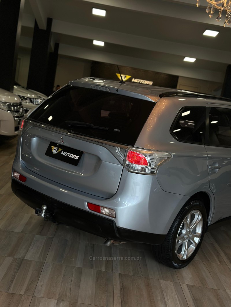 OUTLANDER 2.0 16V GASOLINA 4P AUTOMÁTICO - 2014 - CAXIAS DO SUL