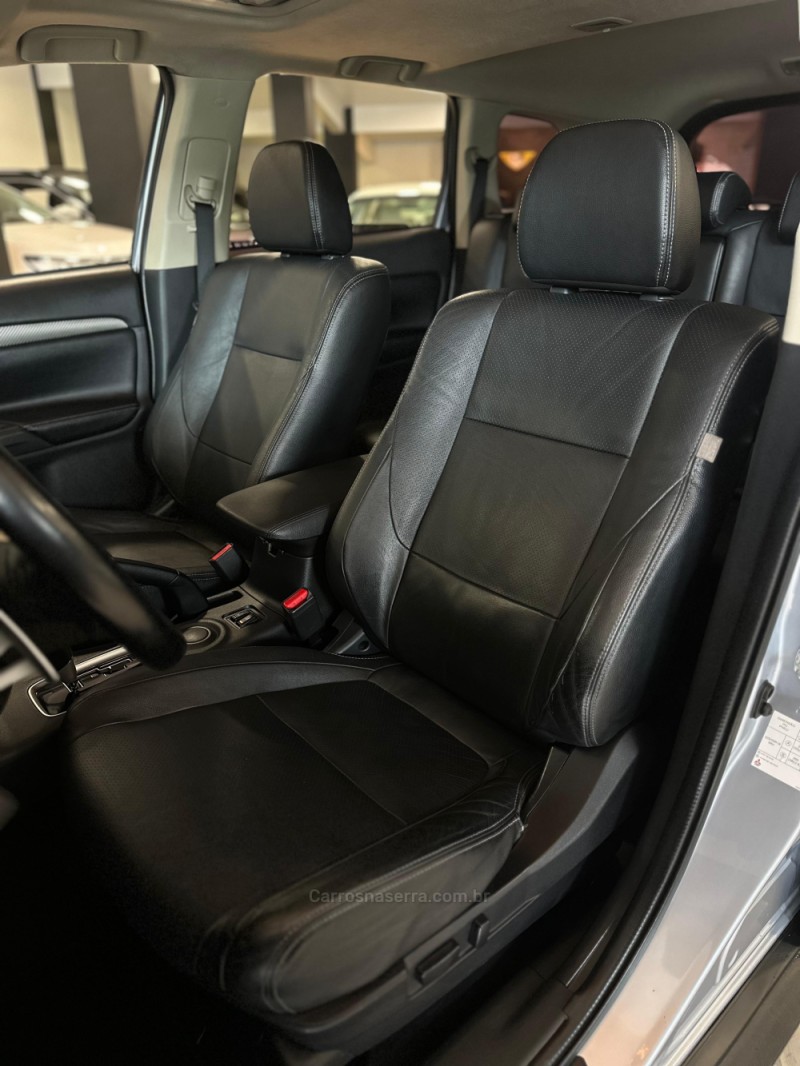 OUTLANDER 2.0 16V GASOLINA 4P AUTOMÁTICO - 2014 - CAXIAS DO SUL