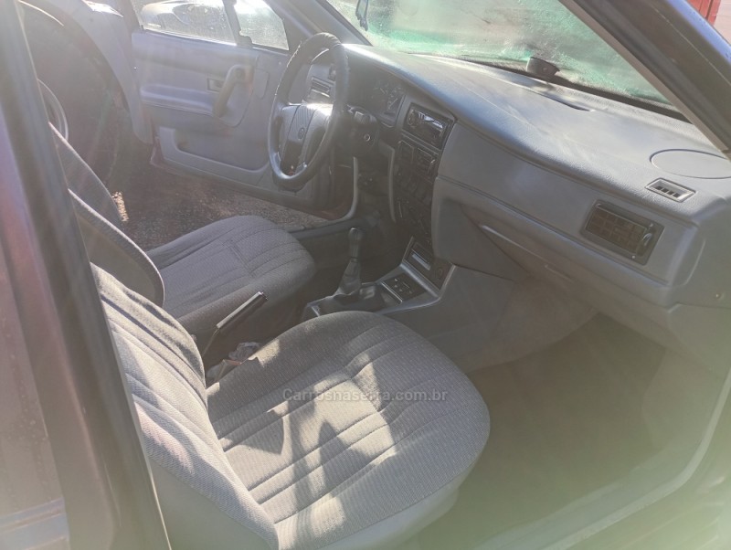 SANTANA 1.8 CL 8V GASOLINA 4P MANUAL - 1994 - FARROUPILHA