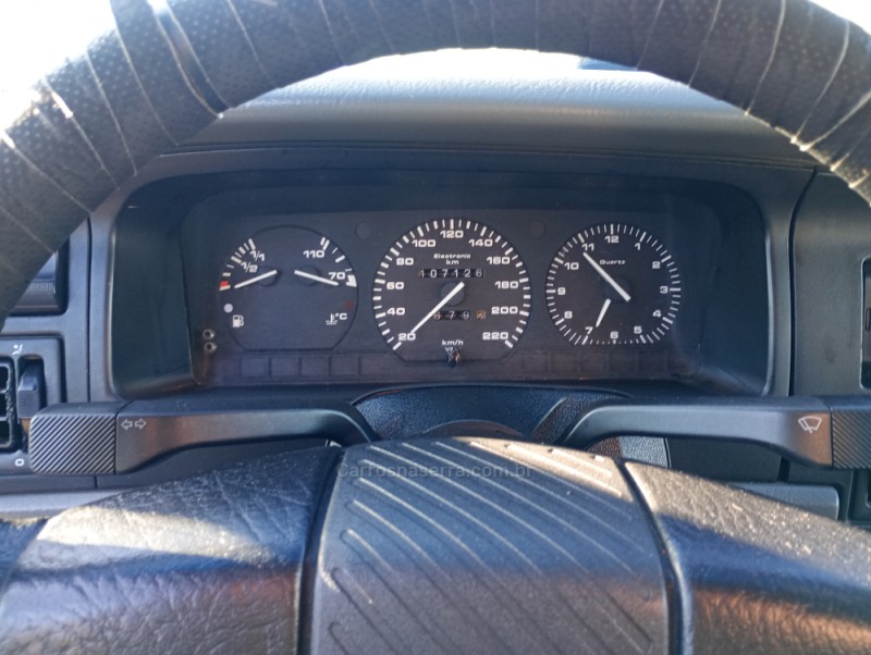 SANTANA 1.8 CL 8V GASOLINA 4P MANUAL - 1994 - FARROUPILHA