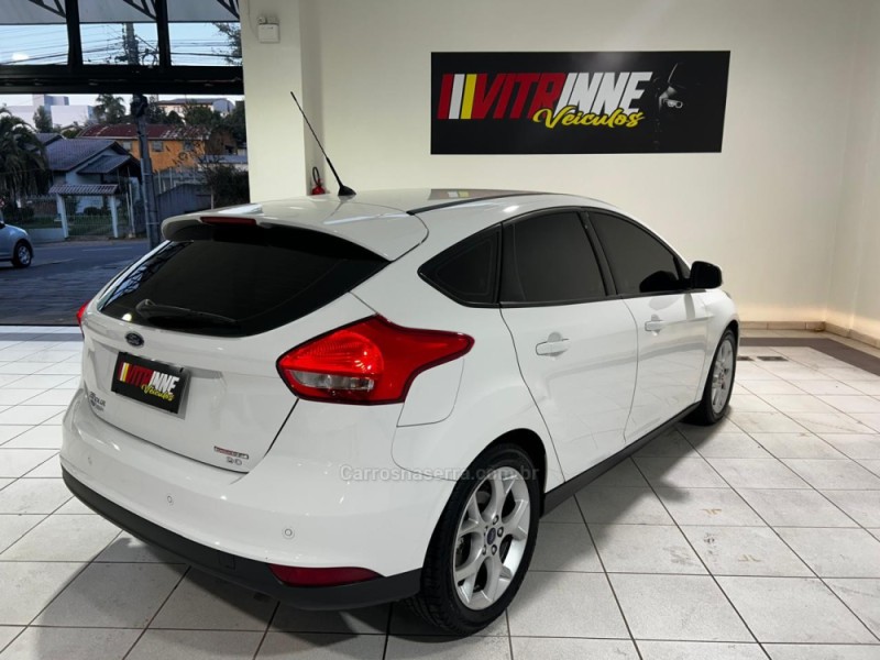 FOCUS 2.0 SE 16V FLEX 4P AUTOMÁTICO - 2016 - CAXIAS DO SUL