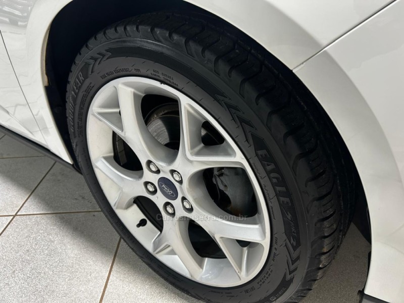 FOCUS 2.0 SE 16V FLEX 4P AUTOMÁTICO - 2016 - CAXIAS DO SUL