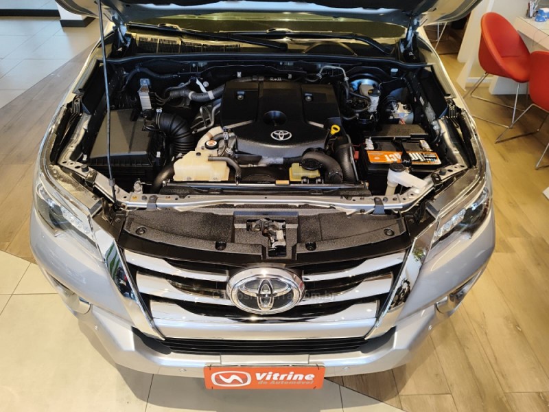 HILUX SW4 2.8 SRX 4X4 7 LUGARES 16V TURBO INTERCOOLER DIESEL 4P AUTOMÁTICO - 2018 - ERECHIM