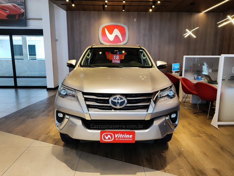 hilux sw4 2.8 srx 4x4 7 lugares 16v turbo intercooler diesel 4p automatico 2018 erechim