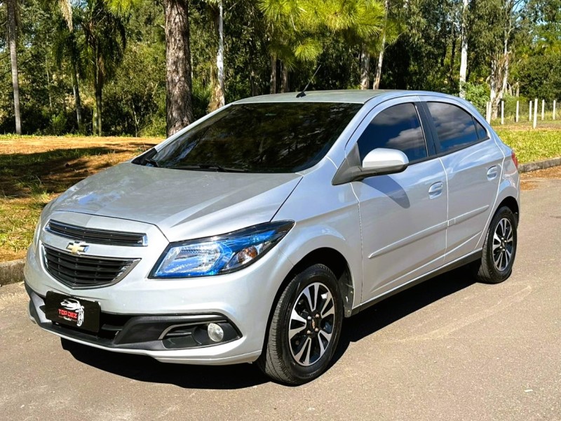 ONIX 1.4 MPFI LTZ 8V FLEX 4P MANUAL - 2014 - SãO SEBASTIãO DO CAí
