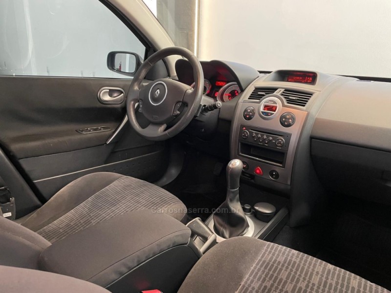 MÉGANE 1.6 DYNAMIQUE GRAND TOUR 16V FLEX 4P MANUAL - 2013 - ESTâNCIA VELHA