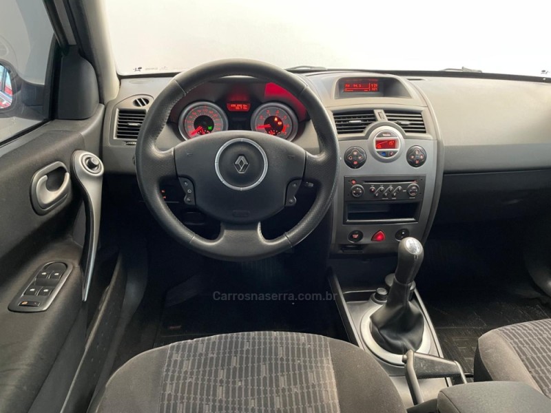 MÉGANE 1.6 DYNAMIQUE GRAND TOUR 16V FLEX 4P MANUAL - 2013 - ESTâNCIA VELHA
