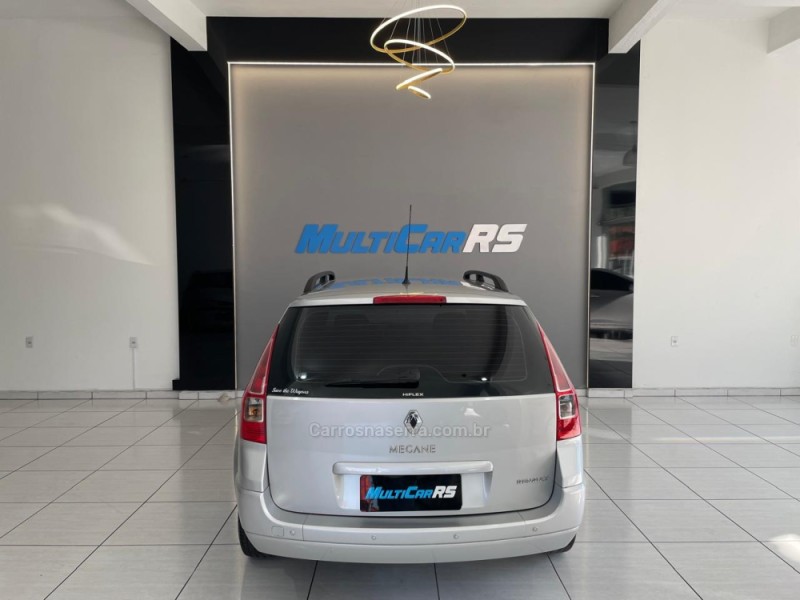 MÉGANE 1.6 DYNAMIQUE GRAND TOUR 16V FLEX 4P MANUAL - 2013 - ESTâNCIA VELHA