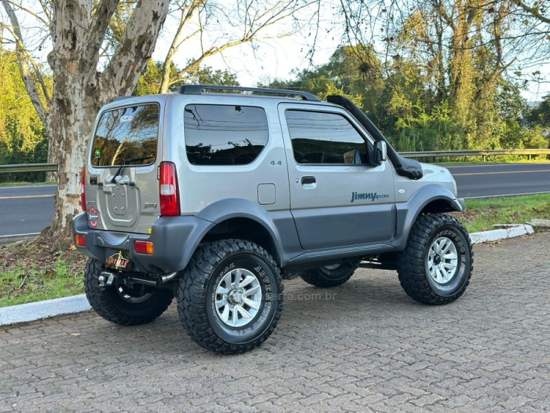 JIMNY 1.3 4WORK 4X4 16V GASOLINA 2P MANUAL - 2018 - DOIS IRMãOS