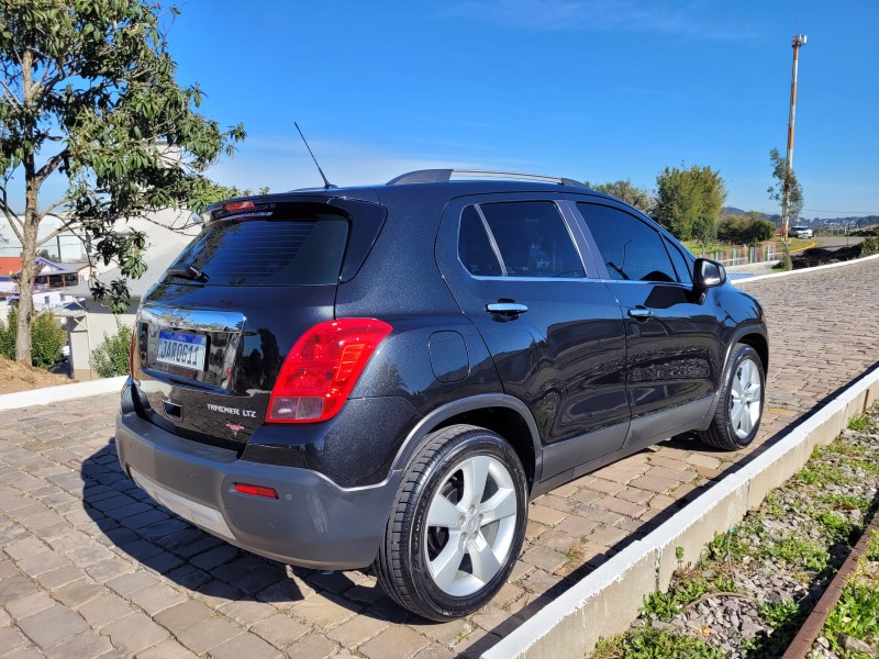 TRACKER 1.8 MPFI LTZ 4X2 16V FLEX 4P AUTOMÁTICO - 2014 - CARLOS BARBOSA