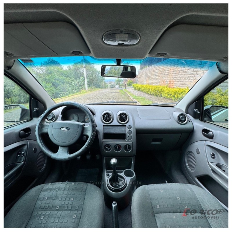 FIESTA 1.0 MPI PERSONNALITÉ 8V GASOLINA 4P MANUAL - 2003 - CAMPO BOM