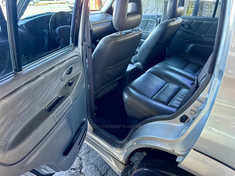 TRACKER 2.0 4X4 8V TURBO INTERCOOLER DIESEL 4P MANUAL - 2001 - CAXIAS DO SUL