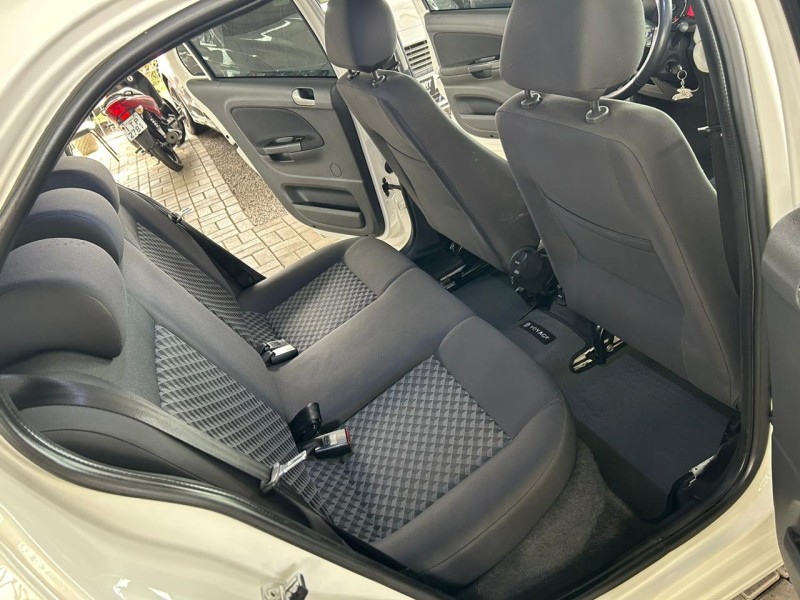 VOYAGE 1.6 MSI TOTALFLEX COMFORTLINE 4P MANUAL - 2015 - CAXIAS DO SUL