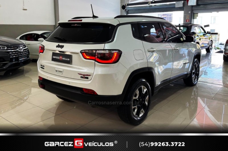 COMPASS 2.0 16V DIESEL TRAILHAWK 4X4 AUTOMÁTICO - 2018 - BENTO GONçALVES