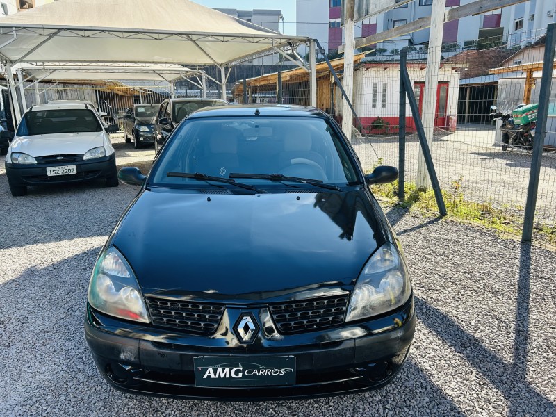 CLIO 1.0 AUTHENTIQUE 8V GASOLINA 4P MANUAL - 2004 - CAXIAS DO SUL