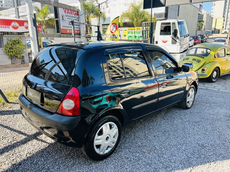 CLIO 1.0 AUTHENTIQUE 8V GASOLINA 4P MANUAL - 2004 - CAXIAS DO SUL