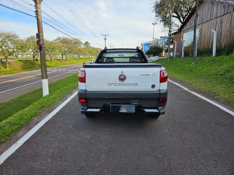 STRADA 1.4 MPI WORKING CS 8V FLEX 2P MANUAL - 2016 - VENâNCIO AIRES