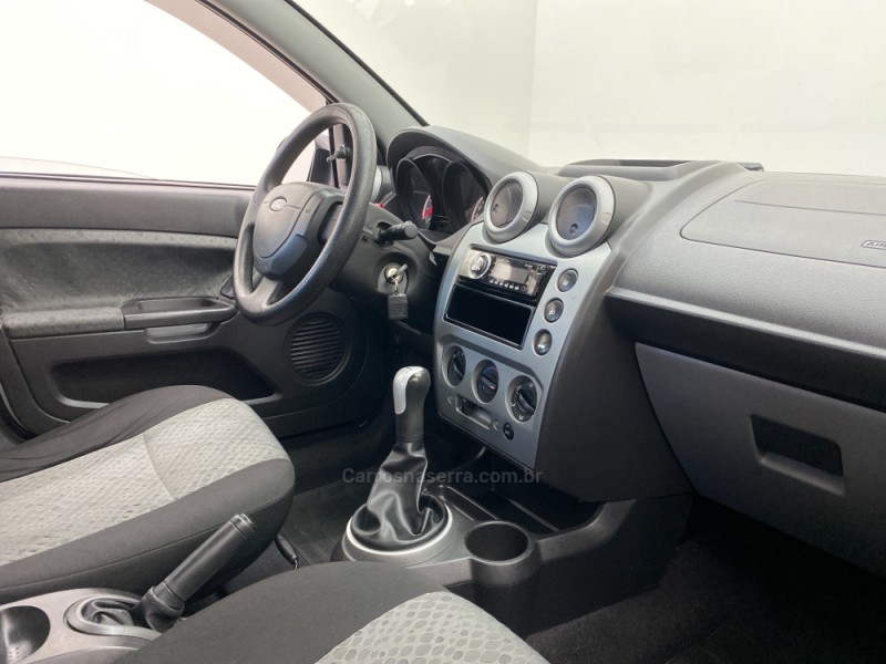 FIESTA 1.0 ROCAM SE 8V FLEX 4P MANUAL - 2014 - CARLOS BARBOSA