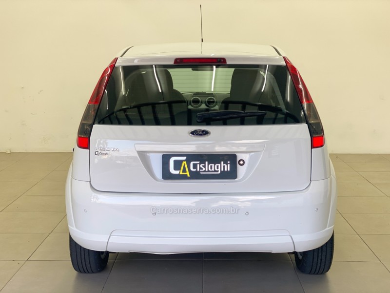 FIESTA 1.0 ROCAM SE 8V FLEX 4P MANUAL - 2014 - CARLOS BARBOSA
