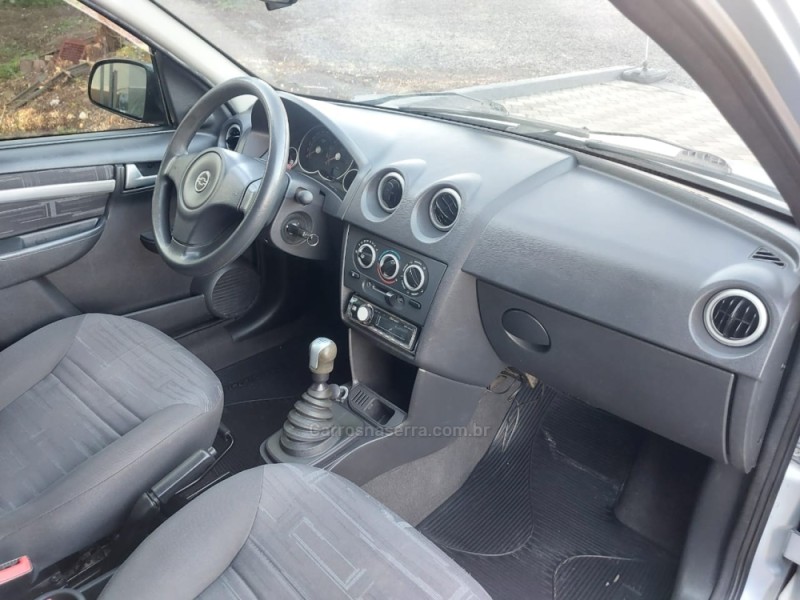 PRISMA 1.4 MPFI MAXX 8V FLEX 4P MANUAL - 2011 - ENCANTADO