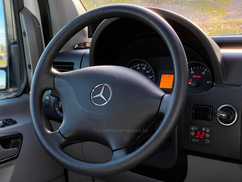 SPRINTER 2.2 CHASSI 415 LONGO DIESEL 3P MANUAL - 2017 - CAMPO BOM