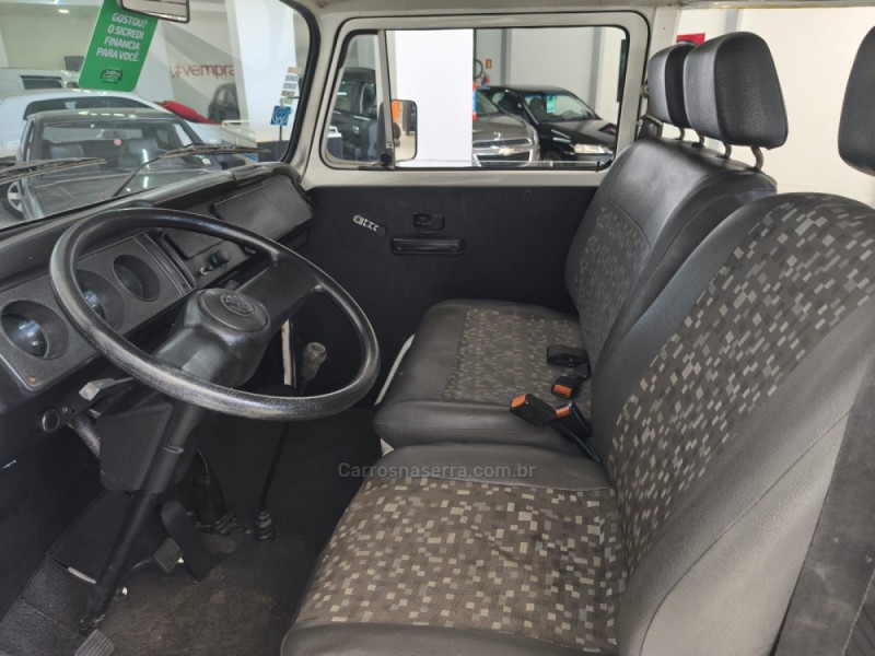 KOMBI 1.6 MI STD LOTAÇÃO 8V GASOLINA 3P MANUAL - 1999 - CAXIAS DO SUL