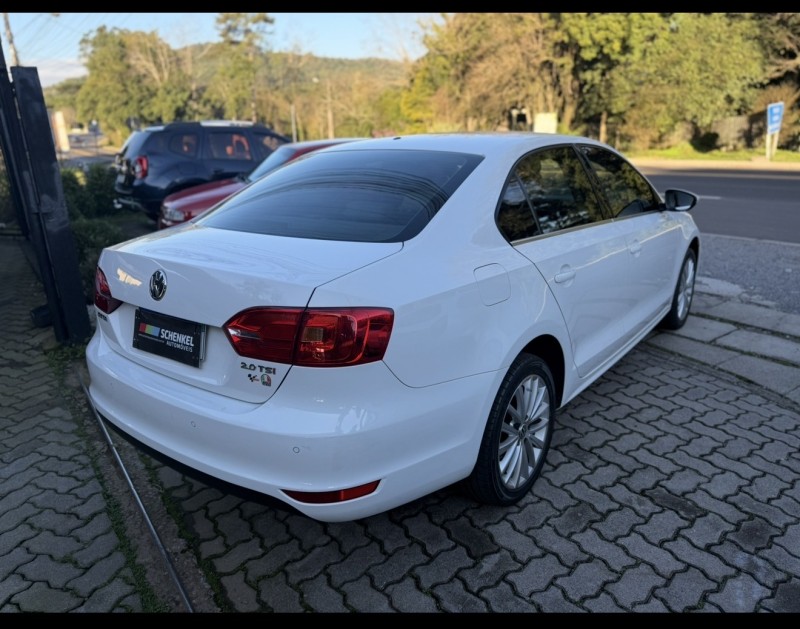 JETTA 2.0 TSI HIGHLINE 200CV GASOLINA 4P TIPTRONIC - 2012 - NOVA PETRóPOLIS