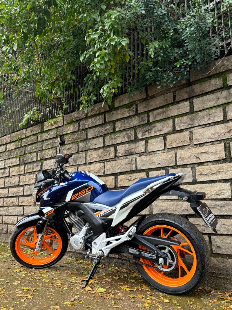 CB 250F TWISTER  - 2020 - LAJEADO